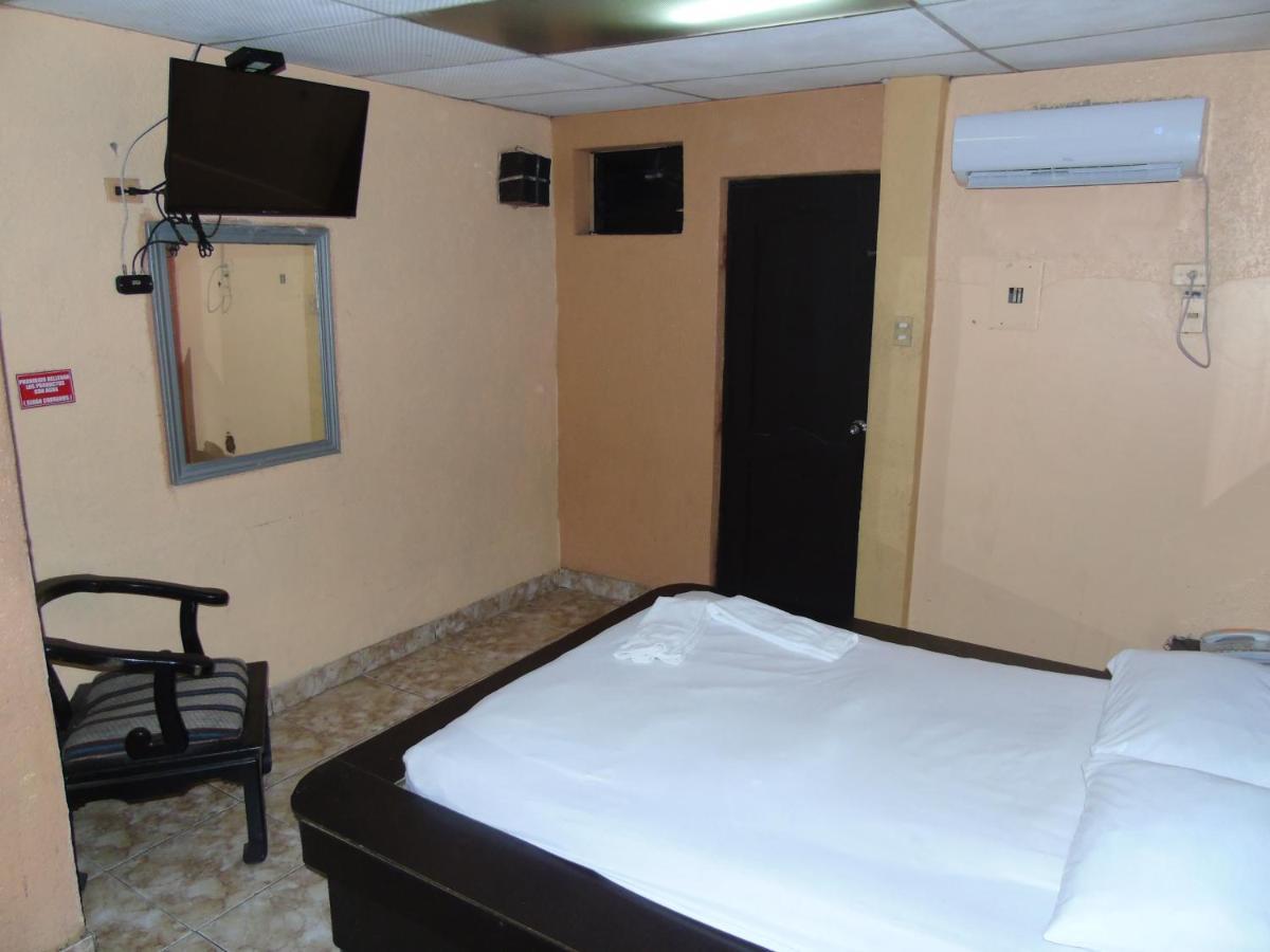 Hotel Imperial Guayaquil Esterno foto