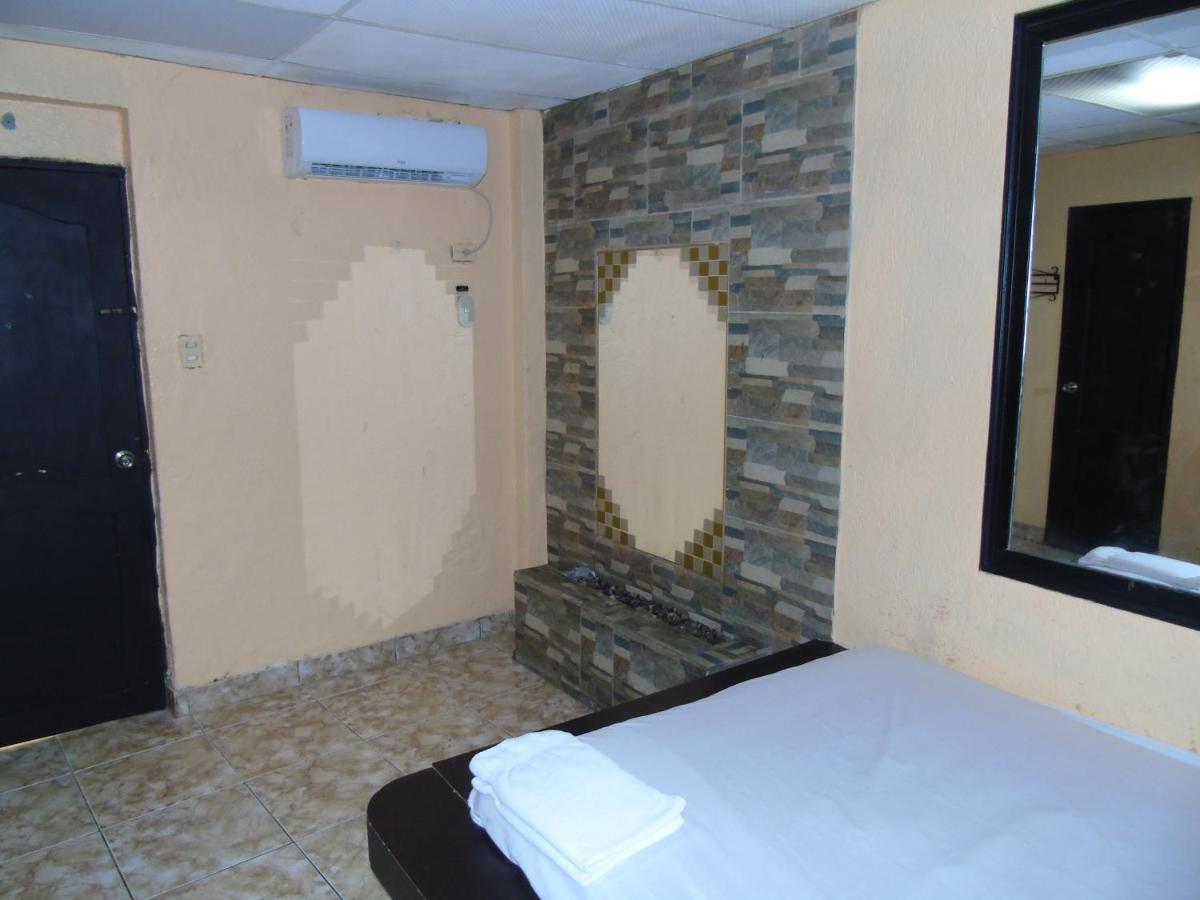 Hotel Imperial Guayaquil Esterno foto