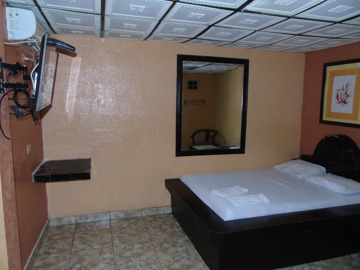 Hotel Imperial Guayaquil Esterno foto