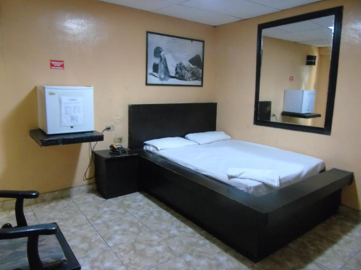 Hotel Imperial Guayaquil Esterno foto